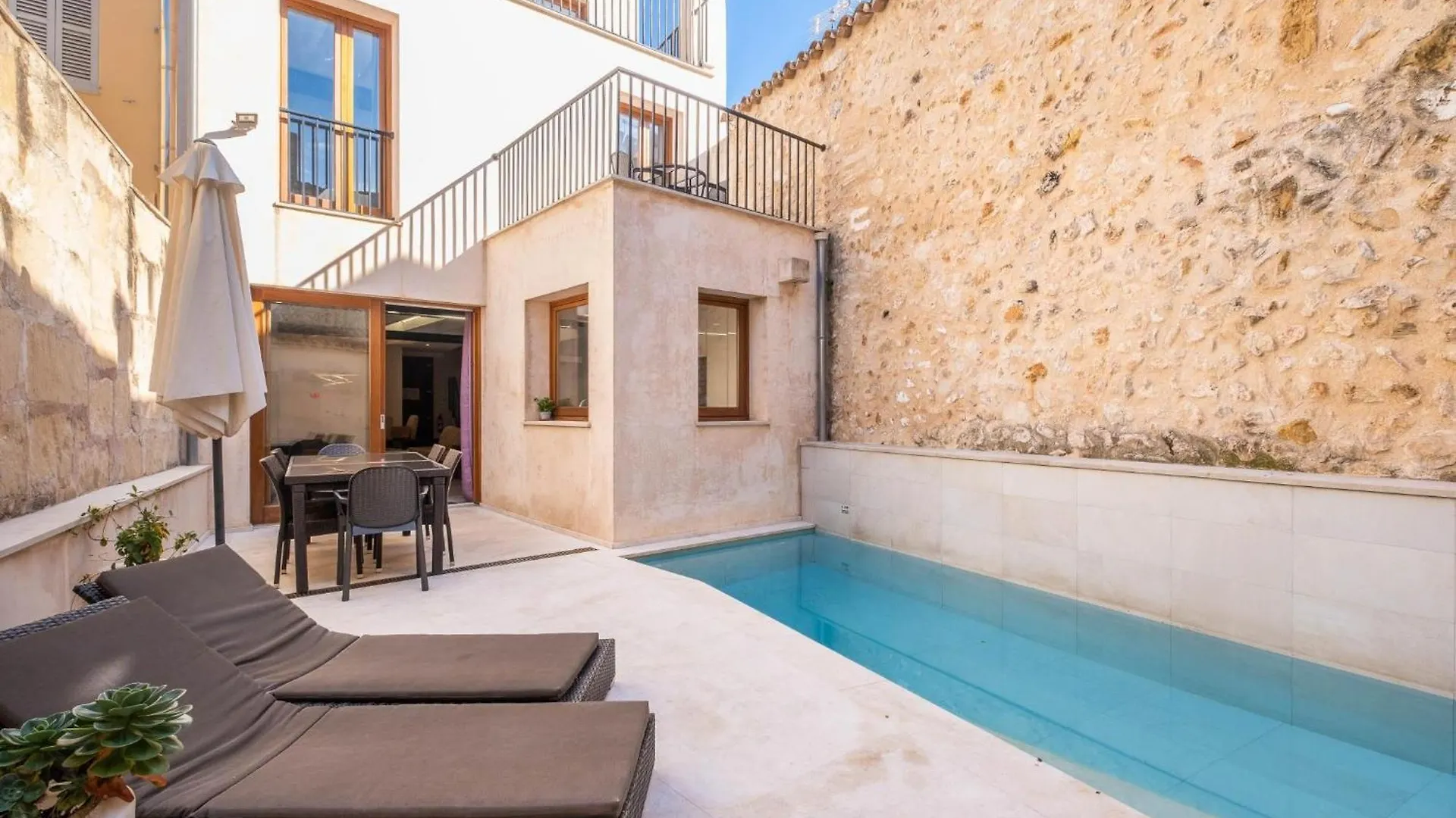 Townhouse San Sebastia By Sunvillas Mallorca location